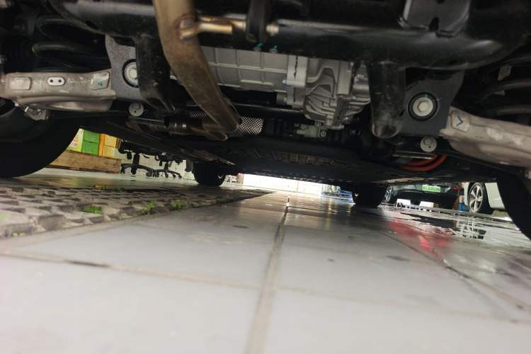 Used ARCFOX Alpha T5 2026 Model Range-Extended 1215 Yuanjing Smart Driving Version Chassis Rear