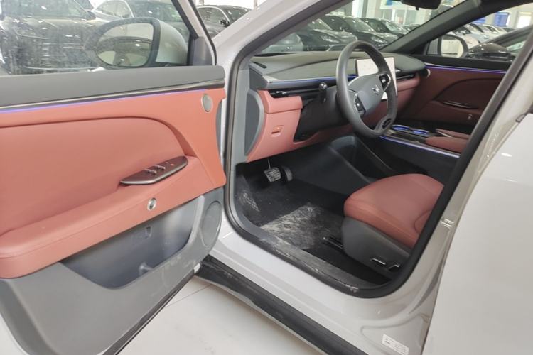 Used ARCFOX Alpha T5 2026 Model Range-Extended 1215 Yuanjing Smart Driving Version Driver Seat