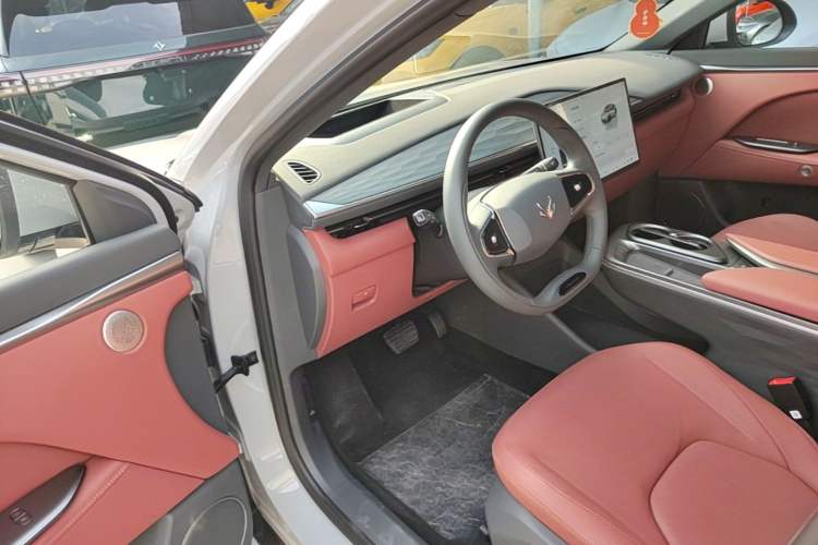 Used ARCFOX Alpha T5 2026 Model Range-Extended 1215 Yuanjing Smart Driving Version Driver Seat