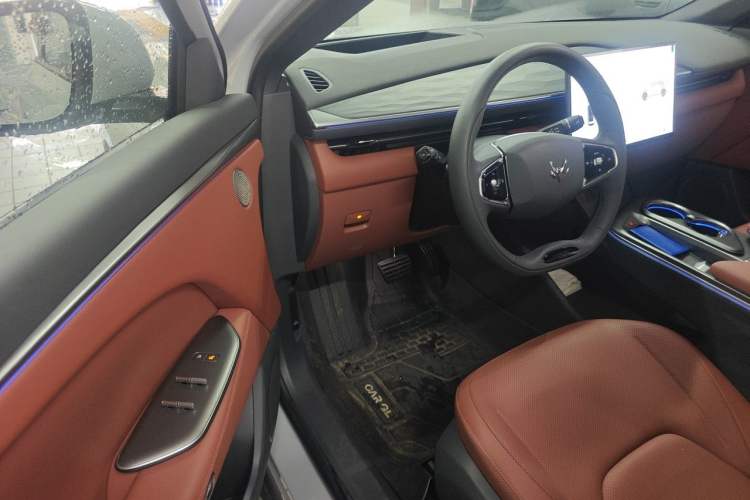 Used ARCFOX Alpha T5 2026 Model Range-Extended 1215 Yuanjing Smart Driving Version Driver Seat
