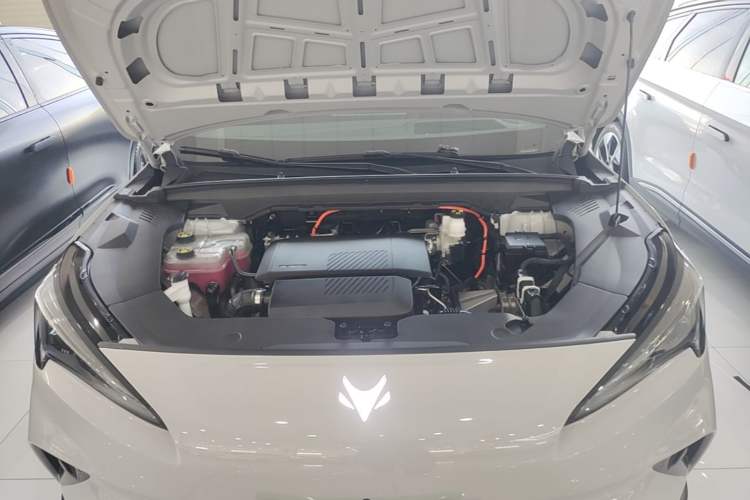 Used ARCFOX Alpha T5 2026 Model Range-Extended 1215 Yuanjing Smart Driving Version Engine Bay