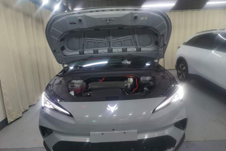 Used ARCFOX Alpha T5 2026 Model Range-Extended 1215 Yuanjing Smart Driving Version Engine Bay