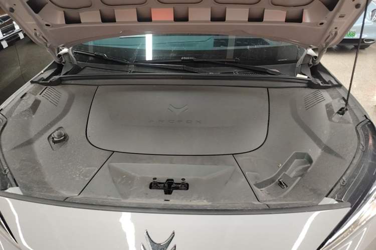 Used ARCFOX Alpha T5 2026 Model Pure Electric 705 Yuanjing Smart Driving Version Engine Bay