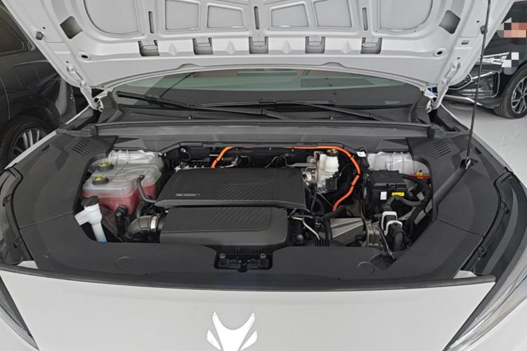 Used ARCFOX Alpha T5 2026 Model Range-Extended 1215 Yuanjing Smart Driving Version Engine Bay