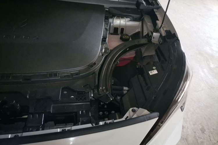 Used ARCFOX Alpha T5 2026 Model Pure Electric 560 Yuanjing Smart Driving Version Engine Bay Left