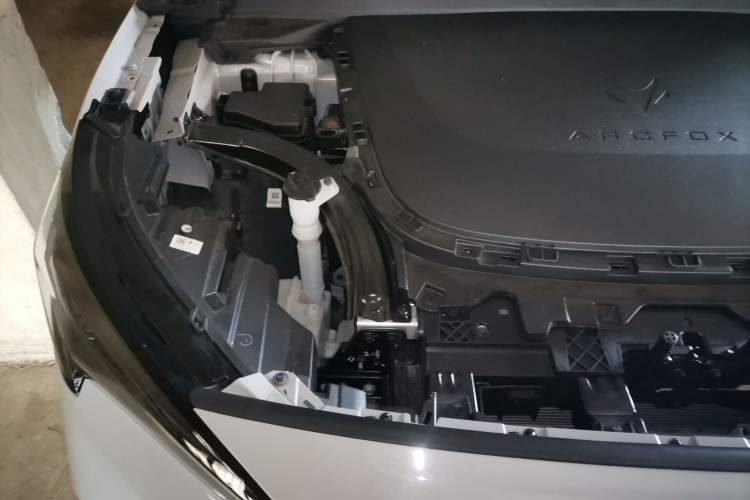 Used ARCFOX Alpha T5 2026 Model Pure Electric 560 Yuanjing Smart Driving Version Engine Bay Right