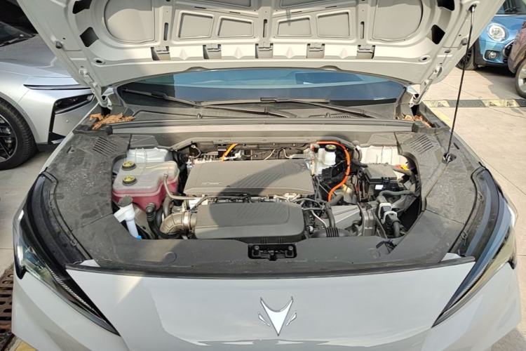 Used ARCFOX Alpha T5 2026 Model Range-Extended 1215 Yuanjing Smart Driving Version Engine Bay