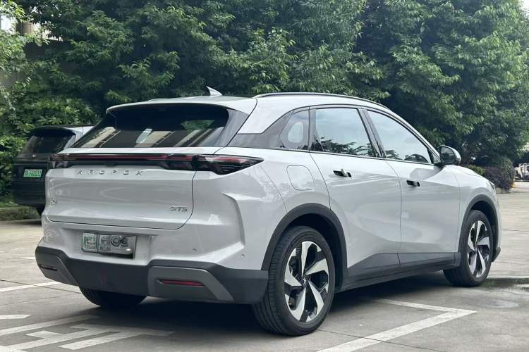 Used ARCFOX Alpha T5 2026 Model Range-Extended 1215 Yuanjing Smart Driving Version Exterior 5