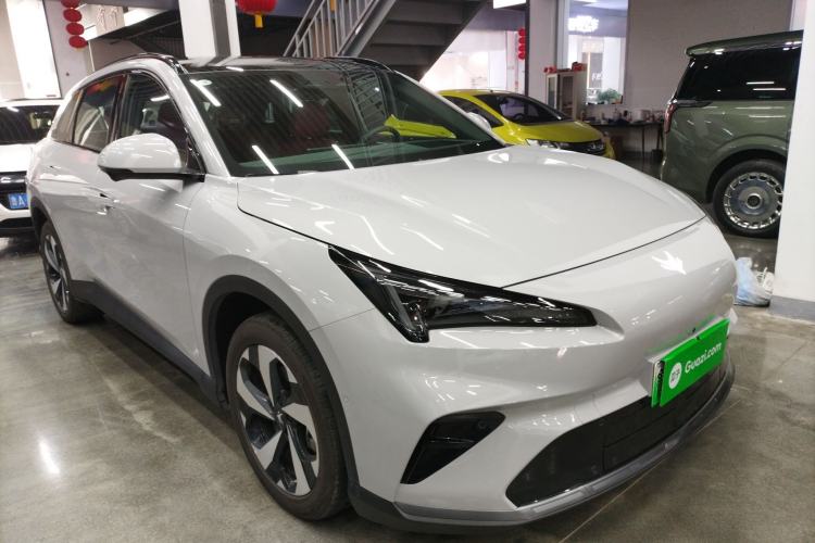 Used ARCFOX Alpha T5 2026 Model Range-Extended 1215 Yuanjing Smart Driving Version Front Right 45 Deg