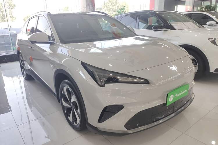 Used ARCFOX Alpha T5 2026 Model Range-Extended 1215 Yuanjing Smart Driving Version Front Right 45 Deg