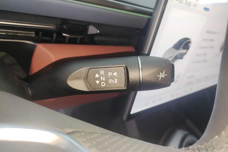 Used ARCFOX Alpha T5 2026 Model Range-Extended 1215 Yuanjing Smart Driving Version Gear Lever