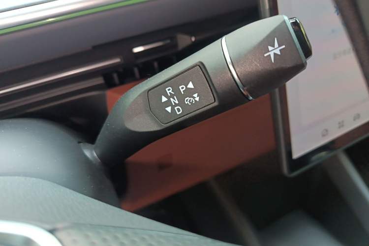Used ARCFOX Alpha T5 2026 Model Pure Electric 560 Yuanjing Smart Driving Version Gear Lever