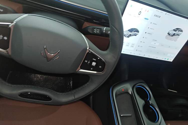 Used ARCFOX Alpha T5 2026 Model Range-Extended 1215 Yuanjing Smart Driving Version Gear Lever