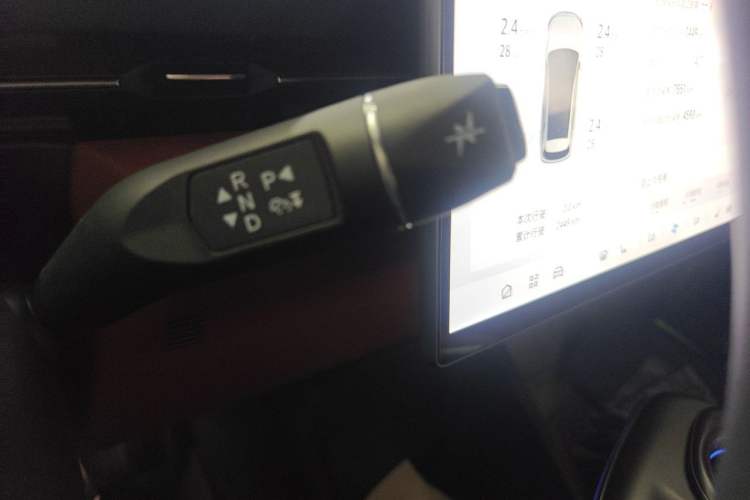 Used ARCFOX Alpha T5 2026 Model Range-Extended 1215 Yuanjing Smart Driving Version Gear Lever