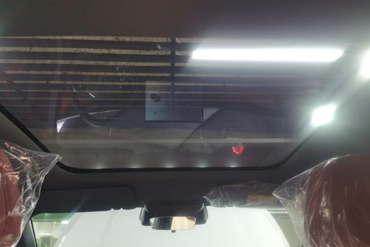 Used ARCFOX Alpha T5 2026 Model Range-Extended 1215 Yuanjing Smart Driving Version Headliner