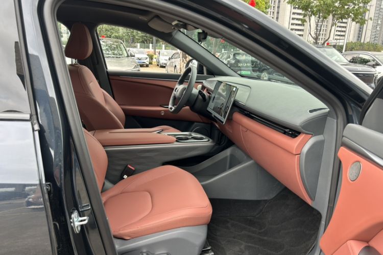 Used ARCFOX Alpha T5 2026 Model Pure Electric 660 Yuanjing Divine Driving Version Interior 1