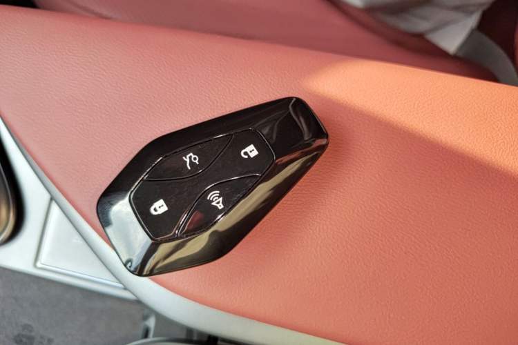 Used ARCFOX Alpha T5 2026 Model Range-Extended 1215 Yuanjing Smart Driving Version Interior 1