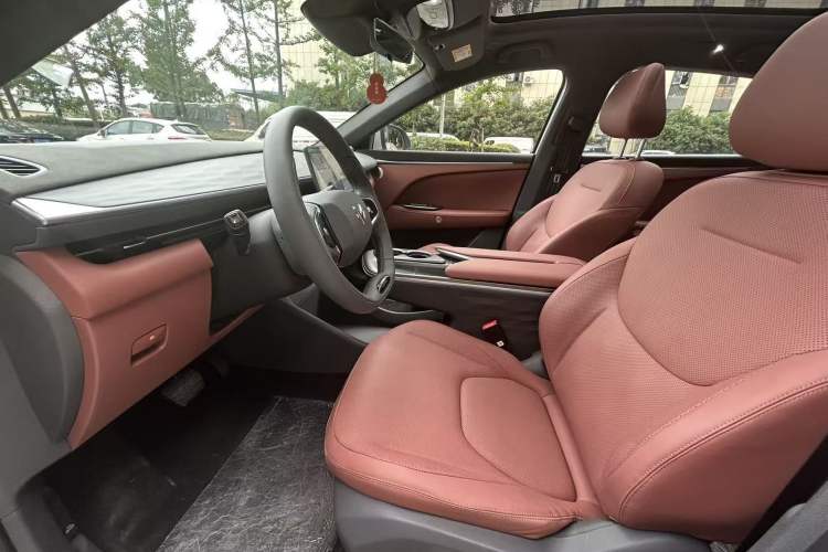 Used ARCFOX Alpha T5 2026 Model Range-Extended 1215 Yuanjing Smart Driving Version Interior 2