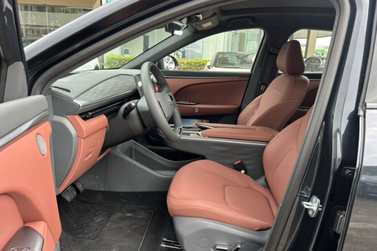 Used ARCFOX Alpha T5 2026 Model Pure Electric 660 Yuanjing Divine Driving Version Interior 3
