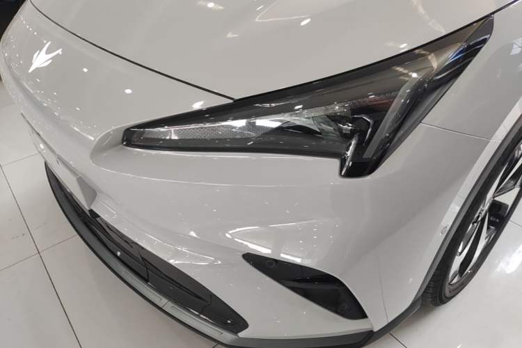 Used ARCFOX Alpha T5 2026 Model Range-Extended 1215 Yuanjing Smart Driving Version Left Front Headlight