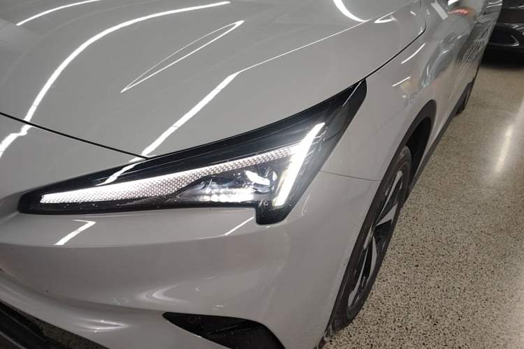 Used ARCFOX Alpha T5 2026 Model Pure Electric 705 Yuanjing Smart Driving Version Left Front Headlight