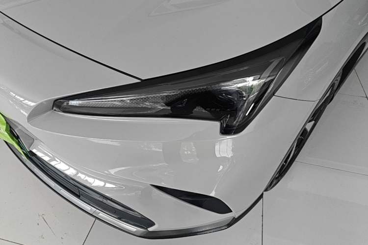Used ARCFOX Alpha T5 2026 Model Range-Extended 1215 Yuanjing Smart Driving Version Left Front Headlight