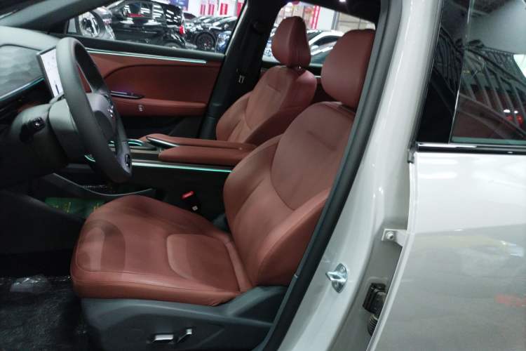 Used ARCFOX Alpha T5 2026 Model Range-Extended 1215 Yuanjing Smart Driving Version Left Front Seat