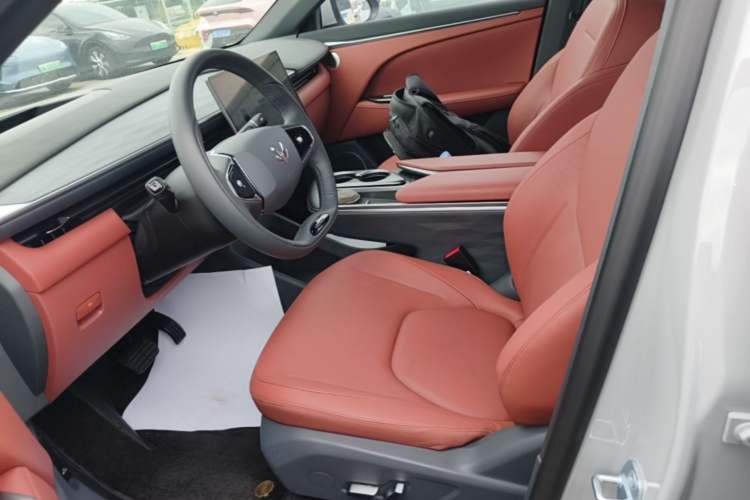 Used ARCFOX Alpha T5 2026 Model Range-Extended 1215 Yuanjing Smart Driving Version Left Front Seat