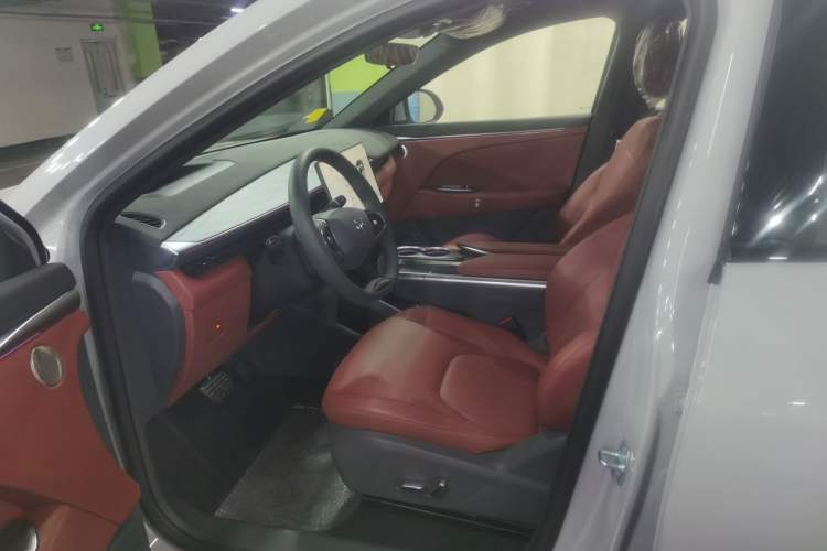 Used ARCFOX Alpha T5 2026 Model Range-Extended 1215 Yuanjing Smart Driving Version Left Front Seat