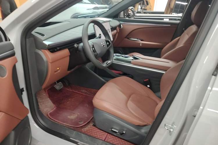 Used ARCFOX Alpha T5 2026 Model Pure Electric 705 Yuanjing Smart Driving Version Left Front Seat