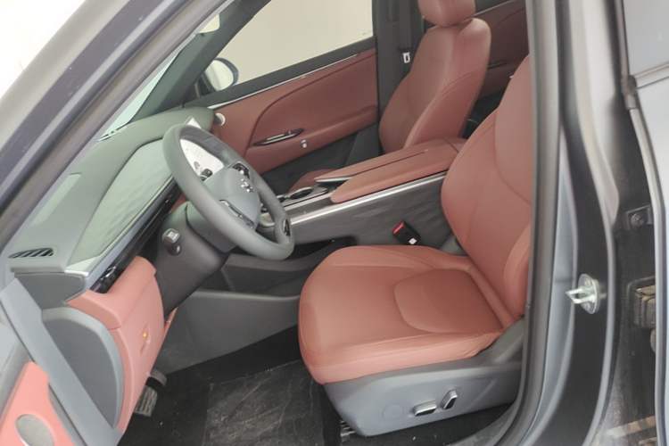 Used ARCFOX Alpha T5 2026 Model Pure Electric 560 Intelligent Enjoyment Version Left Front Seat