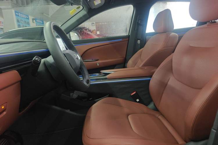 Used ARCFOX Alpha T5 2026 Model Range-Extended 1215 Yuanjing Smart Driving Version Left Front Seat