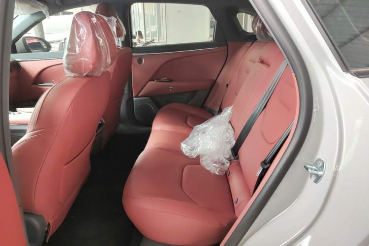 Used ARCFOX Alpha T5 2026 Model Pure Electric 560 Intelligent Enjoyment Version Left Rear Seat