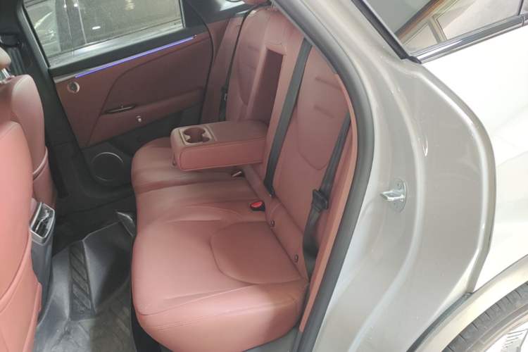 Used ARCFOX Alpha T5 2026 Model Range-Extended 1215 Yuanjing Smart Driving Version Left Rear Seat