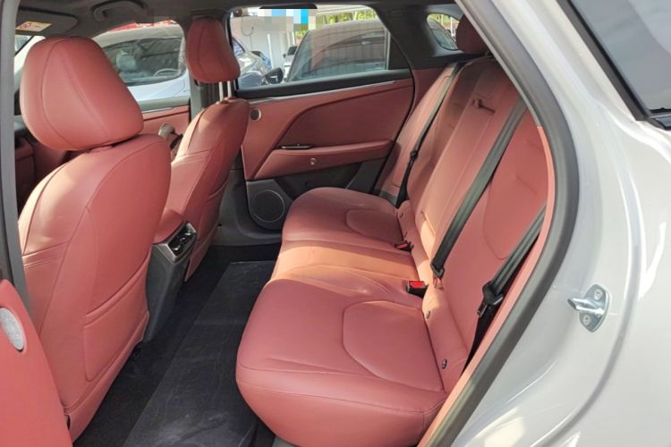 Used ARCFOX Alpha T5 2026 Model Range-Extended 1215 Yuanjing Smart Driving Version Left Rear Seat
