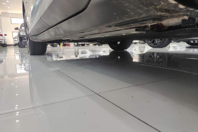Used ARCFOX Alpha T5 2026 Model Range-Extended 1215 Yuanjing Smart Driving Version Left Side Sill