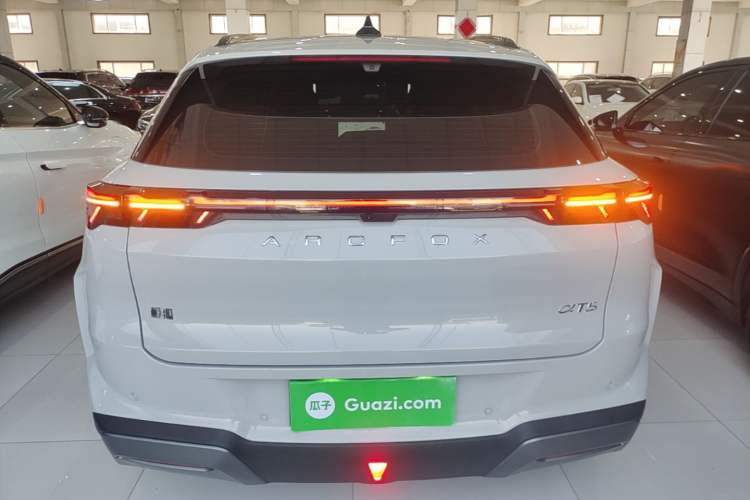 Used ARCFOX Alpha T5 2026 Model Range-Extended 1215 Yuanjing Smart Driving Version Rear