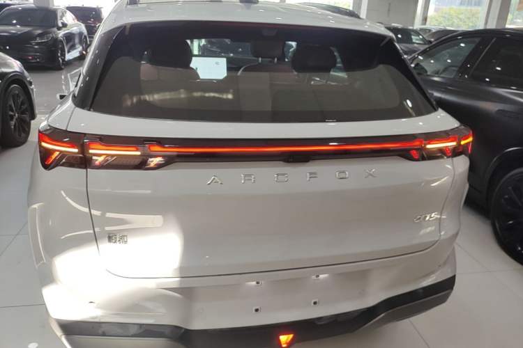 Used ARCFOX Alpha T5 2026 Model Range-Extended 1215 Yuanjing Smart Driving Version Rear