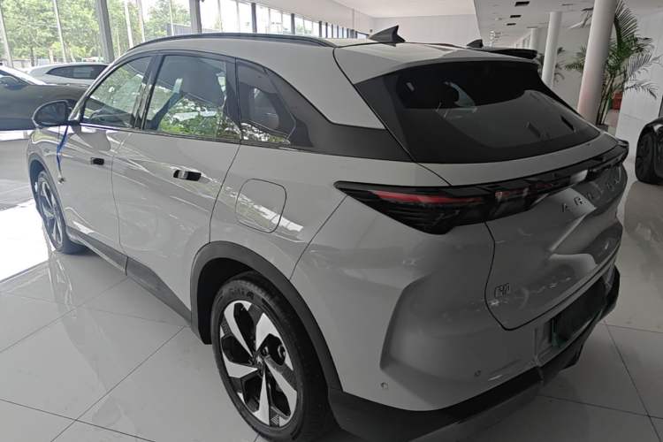 Used ARCFOX Alpha T5 2026 Model Range-Extended 1215 Yuanjing Smart Driving Version Rear Left 45 Deg