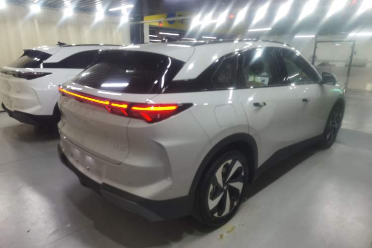 Used ARCFOX Alpha T5 2026 Model Range-Extended 1215 Yuanjing Smart Driving Version Rear Right 45 Deg