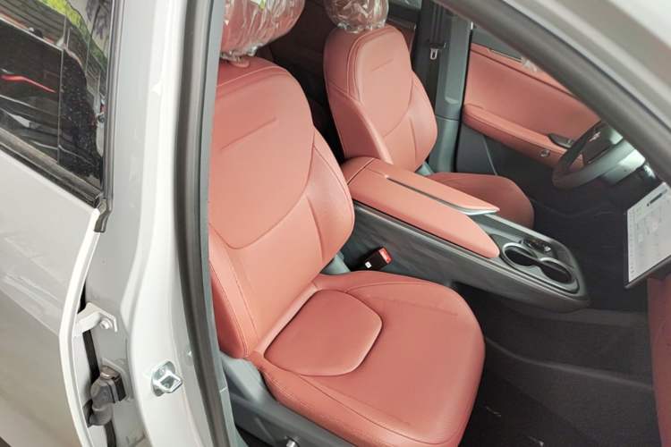 Used ARCFOX Alpha T5 2026 Model Pure Electric 560 Intelligent Enjoyment Version Right Front Seat
