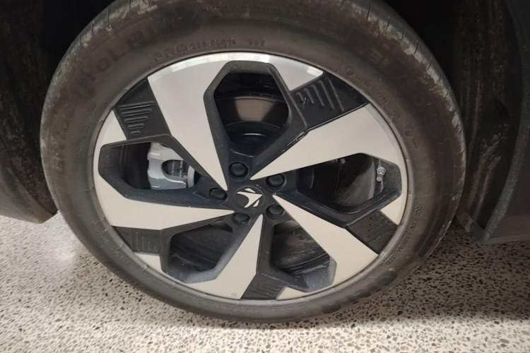 Used ARCFOX Alpha T5 2026 Model Pure Electric 705 Yuanjing Smart Driving Version Right Rear Wheel Hub