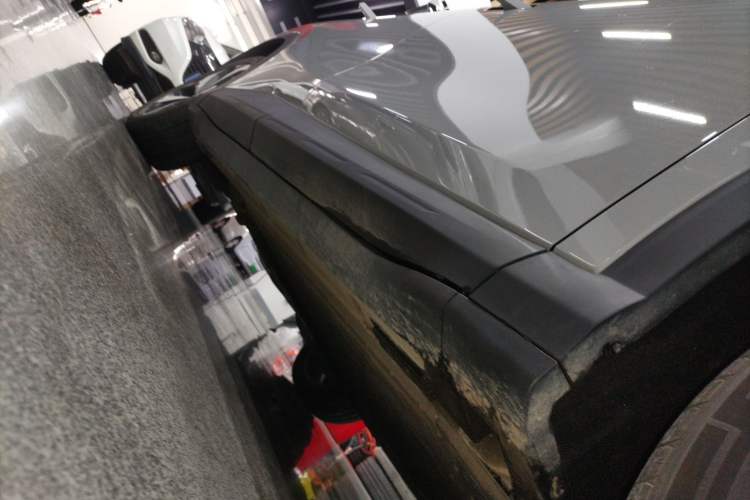 Used ARCFOX Alpha T5 2026 Model Range-Extended 1215 Yuanjing Smart Driving Version Right Side Sill
