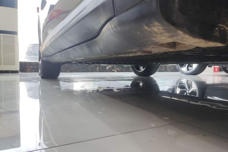 Used ARCFOX Alpha T5 2026 Model Range-Extended 1215 Yuanjing Smart Driving Version Right Side Sill
