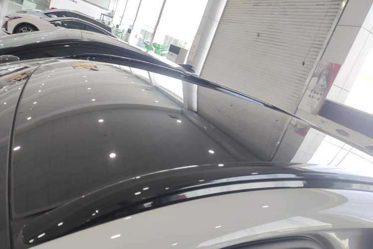 Used ARCFOX Alpha T5 2026 Model Range-Extended 1215 Yuanjing Smart Driving Version Roof