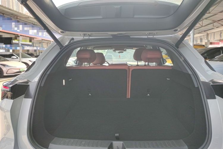 Used ARCFOX Alpha T5 2026 Model Range-Extended 1215 Yuanjing Smart Driving Version Trunk