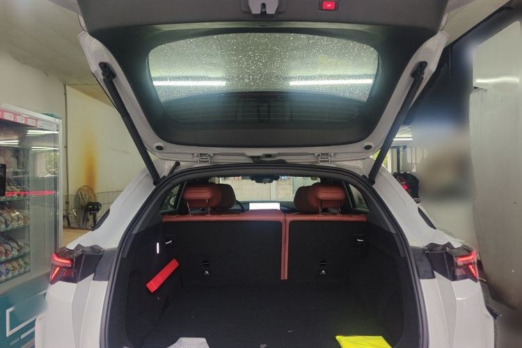 Used ARCFOX Alpha T5 2026 Model Range-Extended 1215 Yuanjing Smart Driving Version Trunk