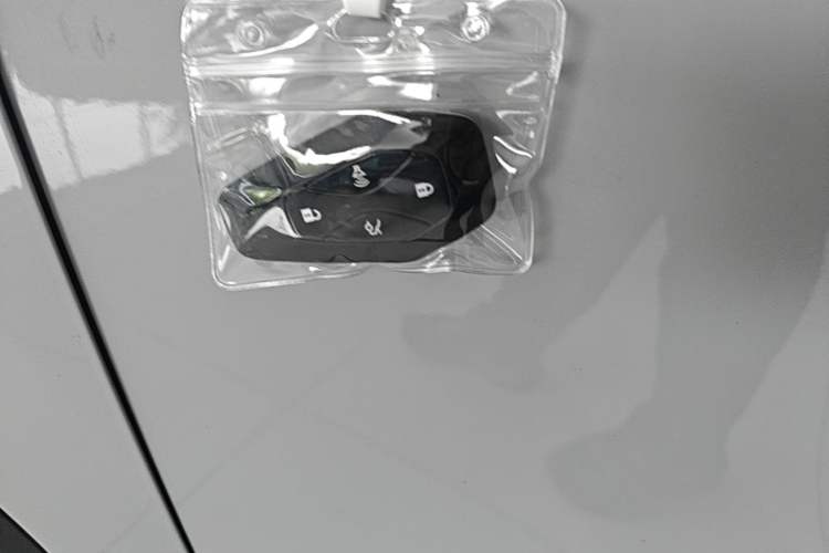 Used ARCFOX Alpha T5 2026 Model Range-Extended 1215 Yuanjing Smart Driving Version Vehicle Key