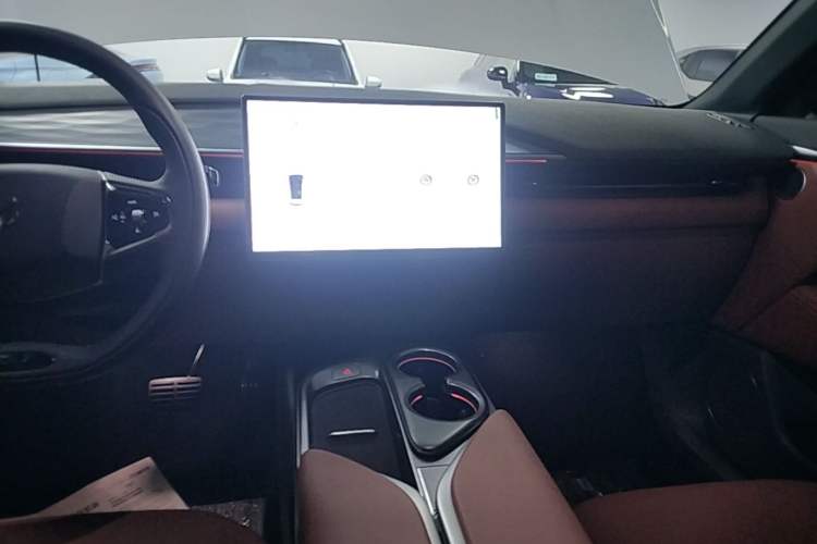 Used ARCFOX Alpha T5 2026 Model Range-Extended 1215 Yuanjing Smart Driving Version Audio And AC Panel