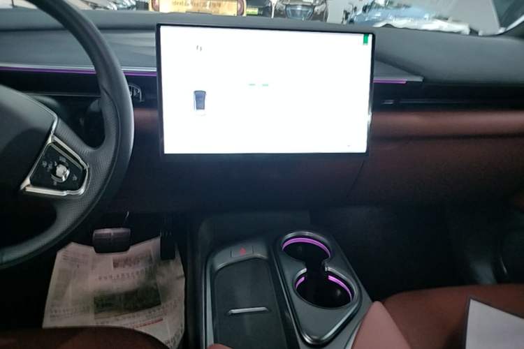 Used ARCFOX Alpha T5 2026 Model Range-Extended 1215 Yuanjing Smart Driving Version Audio And AC Panel